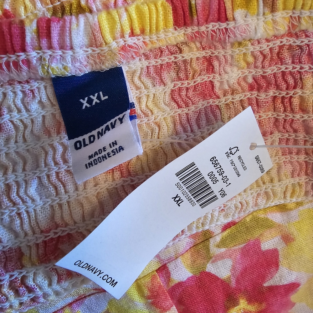 Fitted Linen-Blend Crop Top - Picture 7 of 7